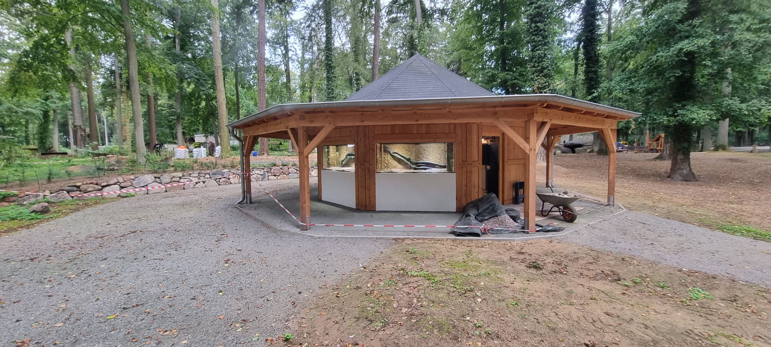 Aqua Pavillon im Zoo im Wald